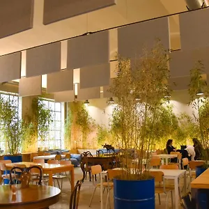  Albergue Bovisa Urban Garden